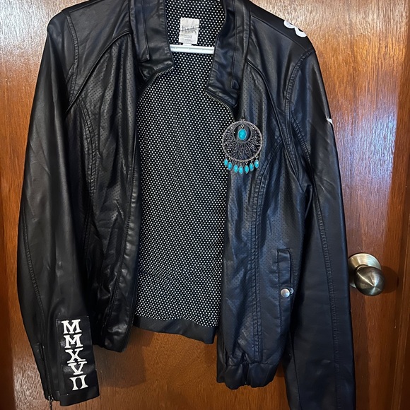 Hand-painted pleather jacket - Picture 3 of 6